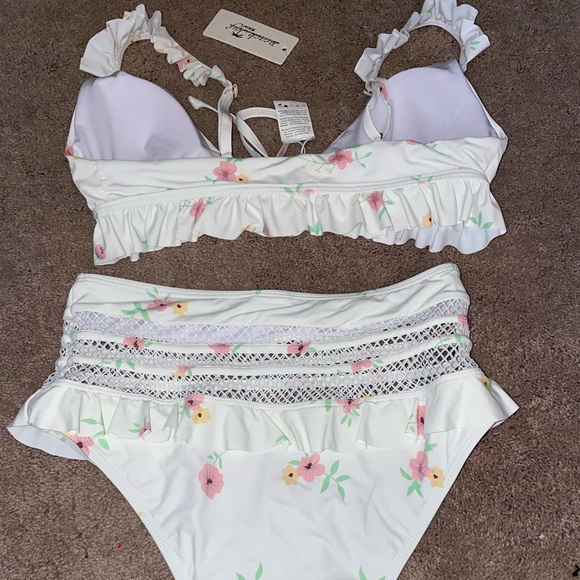 Brand new swimsuit! - Picture 2 of 3